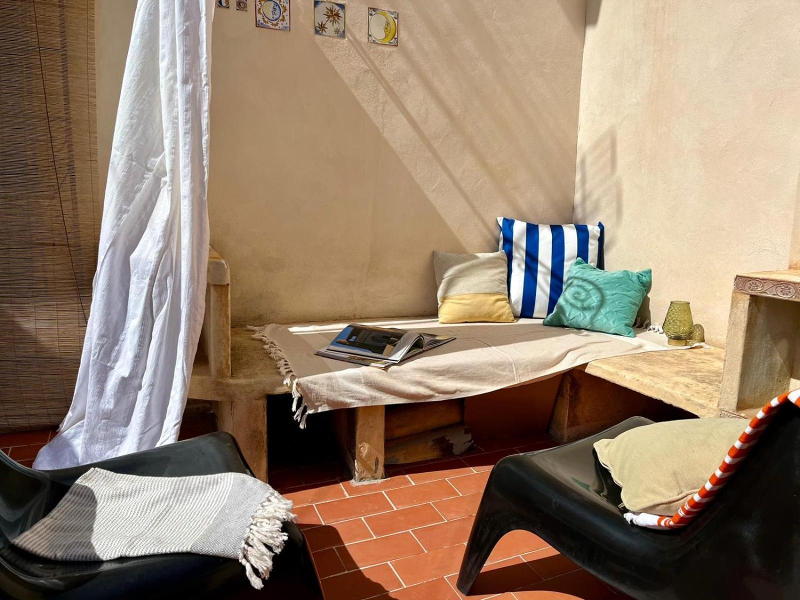 Casa Con Vistas Al Mar Y Patio De Buganvillas Aigues Екстериор снимка